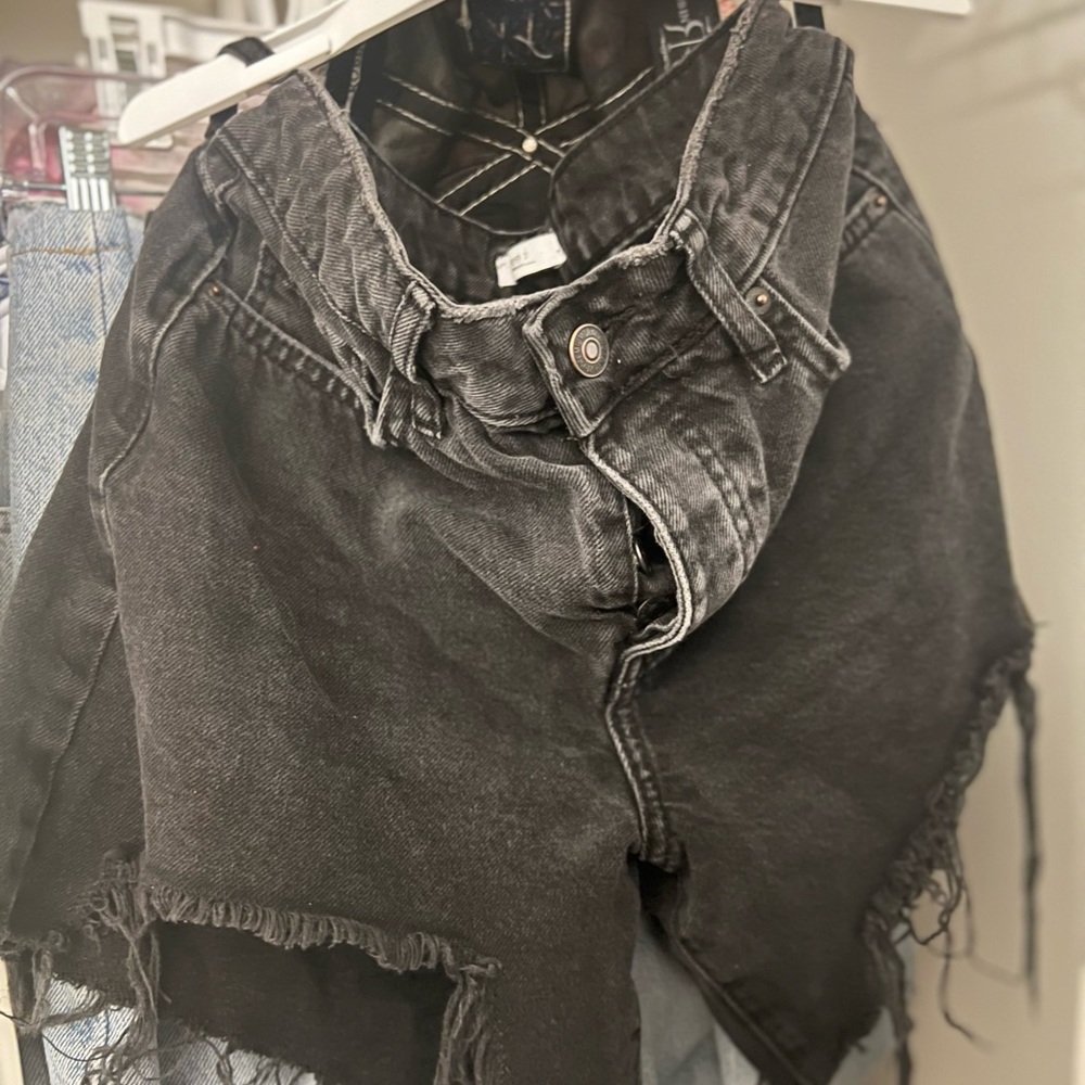Forever 21 Made in Egypt, 20 Percent Recycled, Waist 23 Black Cutoff Shorts